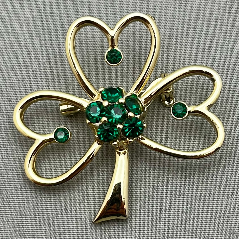 Vintage Beatrix Shamrock Brooch Green Rhinestone Clover Gold Tone Pin